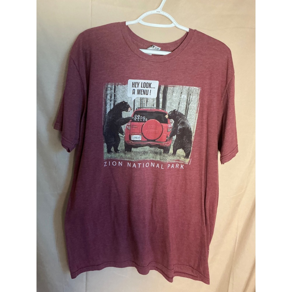 Duck Co Zion National Park T-Shirt Large Burgundy Excellent Bear Menu Graphic